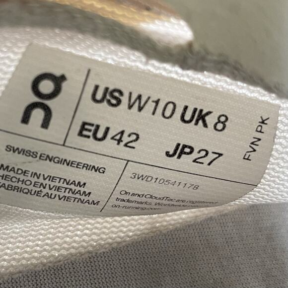 On Cloud 5 Coast Running Shoes Womens Size 10 White Beige Athletic Slip On - Picture 9 of 9